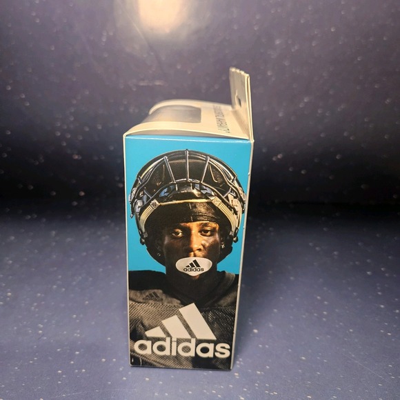 Adidas BLACK Mouth Guard - Lip Protector - One Size Fits All - With Tether - New - Picture 4 of 4